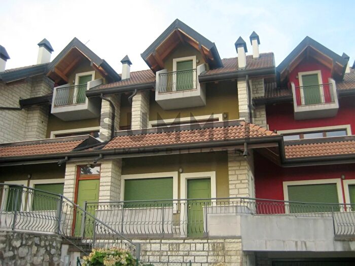 Appartamento con 5 locali in vendita in Schio Limitrofi, Schio