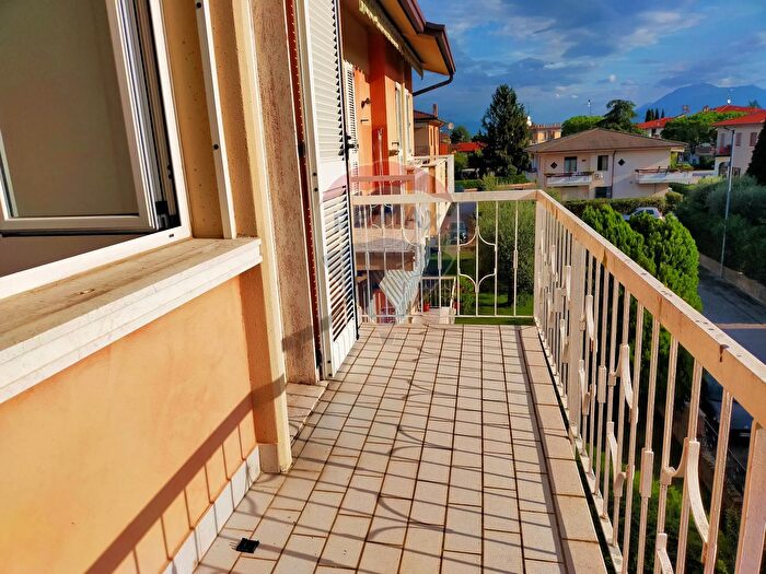 Appartamento con 5 locali in vendita in Via Toscana, Sirmione