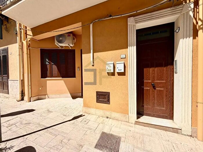 Casa quadrilocale in vendita in Via Roma, Balestrate