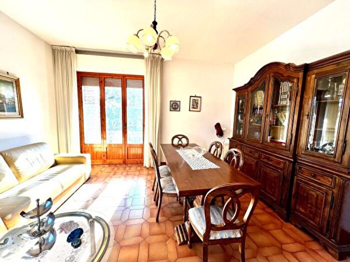 Appartamento con 6 locali in vendita in Via Vittorio Tassi, Buonconvento