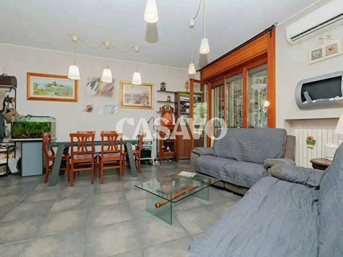 Appartamento quadrilocale in vendita in Via Marco d'Agrate, Milano