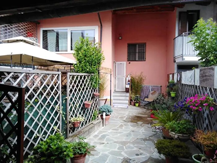 Casa trilocale in vendita in Via Martiri della Libertà, Vigone