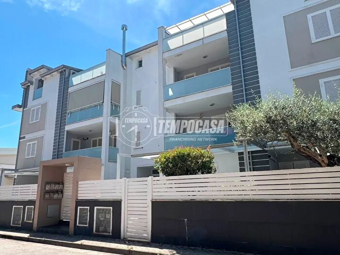 Appartamento quadrilocale in vendita in Via Vittorini, Lusciano