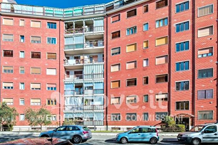 Appartamento quadrilocale in vendita in Via Andrea Paris, Torino