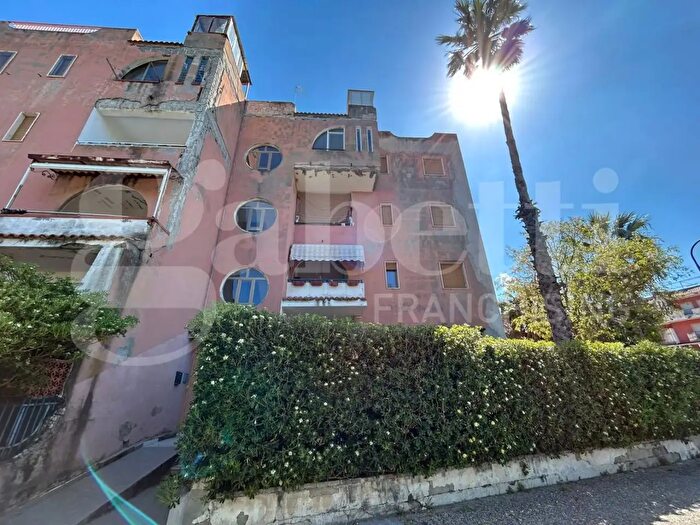 Appartamento trilocale in vendita in Via Campo Volo, Scalea
