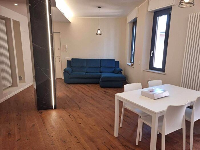 Appartamento trilocale in affitto in Centro Storico, Pavia