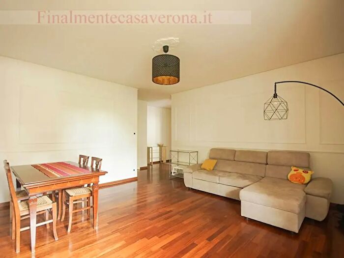 Appartamento con 5 locali in vendita in Via Michelangelo, Verona