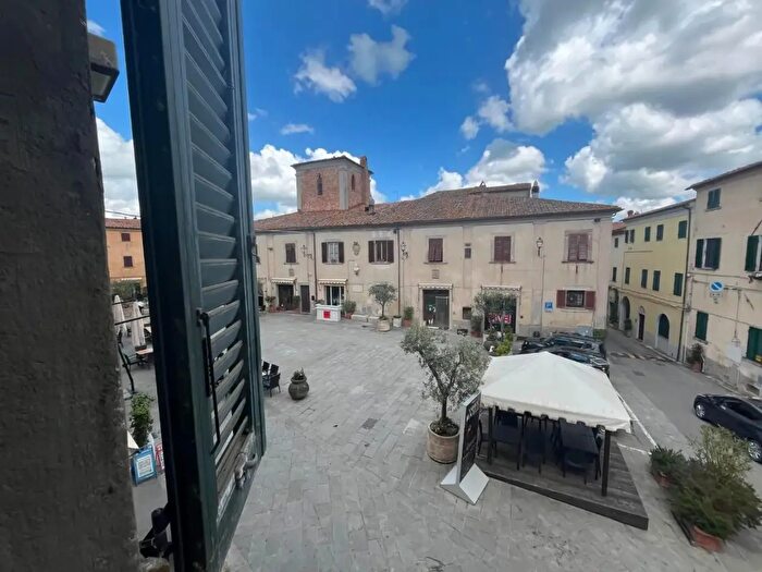 Appartamento quadrilocale in vendita in Lajatico