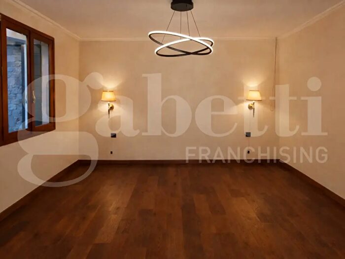 Appartamento con 5 locali in vendita in Calle Bertolini, Venezia