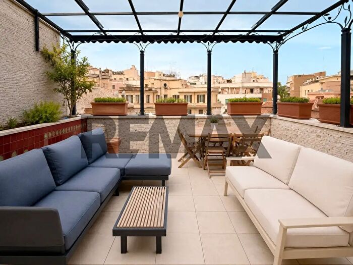 Appartamento con 8 locali in vendita in Via Pietro Tacchini, Roma