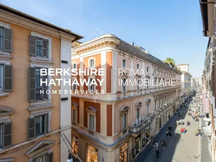 Appartamento trilocale in affitto in Via del Gambero, Roma