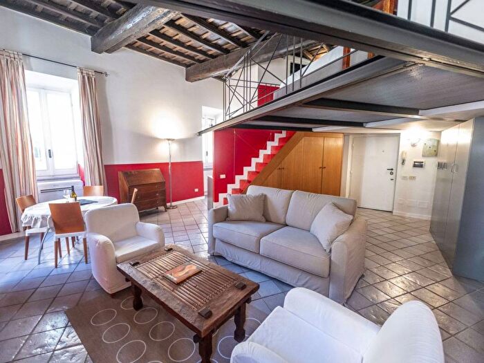 Appartamento trilocale in affitto in Via della Luce, Trastevere, Roma