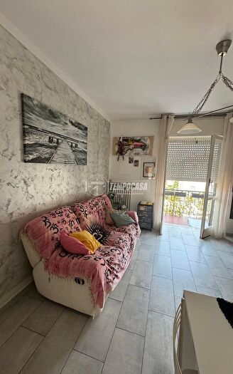 Appartamento trilocale in vendita in Via Pasubio, Sedriano