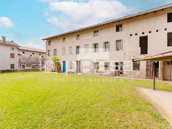 Casa con 6 locali in vendita in Via Dante, Fontanafredda