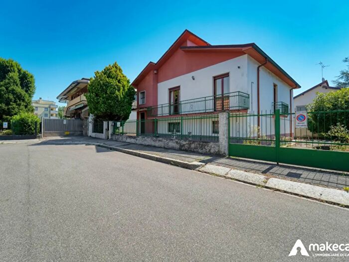 Casa trilocale in vendita in Via Fiorenzo Nera, Melzo