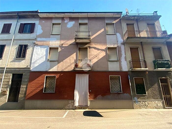 Casa con 12 locali in vendita in Via Giuseppe Garibaldi, Castelnuovo Scrivia