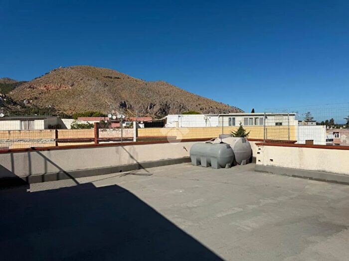 Appartamento con 5 locali in vendita in Cortile Bignardelli, Palermo