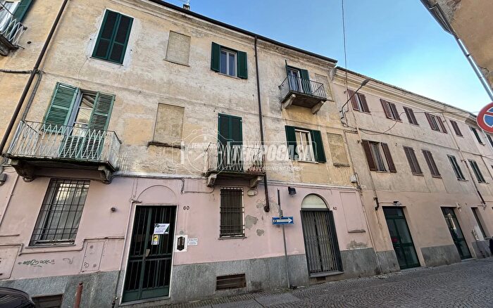 Appartamento trilocale in vendita in Via Balbo, Casale Monferrato