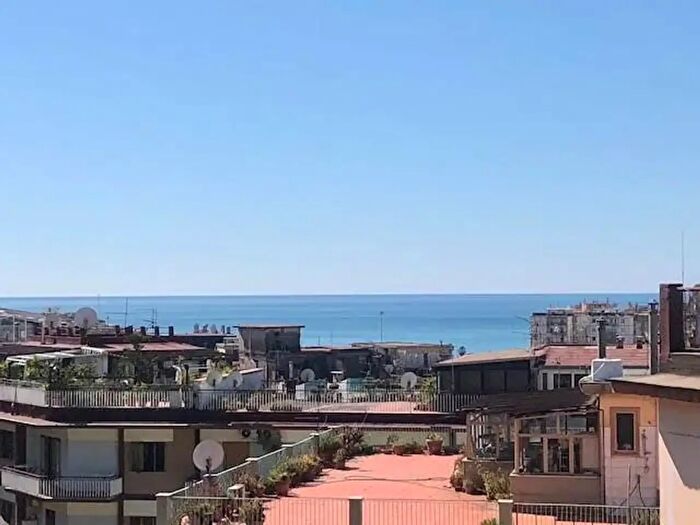 Appartamento quadrilocale in vendita in Via Rotunno, Salerno