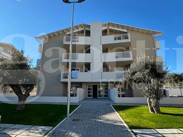 Appartamento quadrilocale in vendita in Via Ricci Snc, Tortoreto