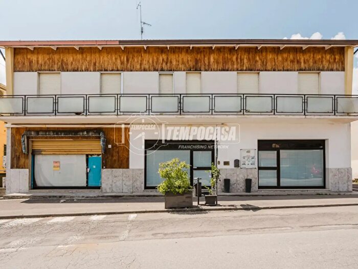 Appartamento quadrilocale in vendita in Via Vittorio Alfieri Felegara, Medesano