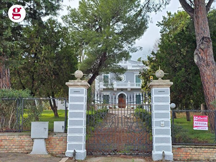 Casa con 6 locali in affitto in Via Incoronata, Incoronata San Lorenzo Pagliarelli, Vasto