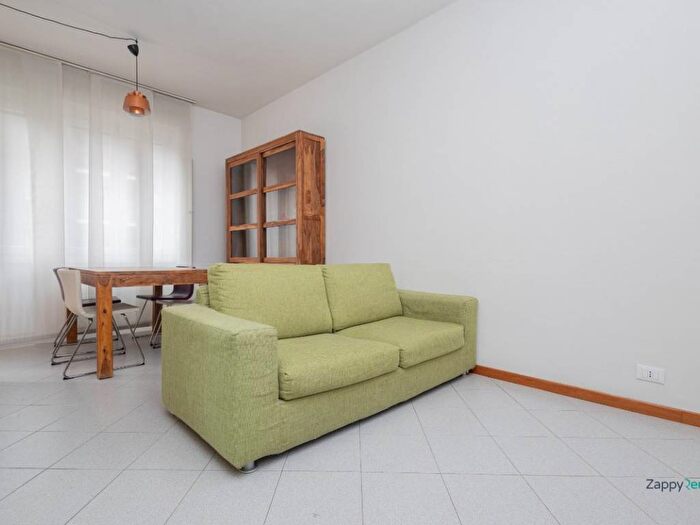 Appartamento trilocale in affitto in Via Privata Piero Martinetti, Piazzale Siena, Milano