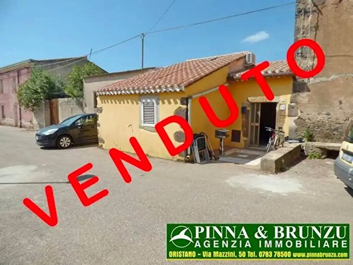 Casa trilocale in vendita in Via Santa Maria, Seneghe