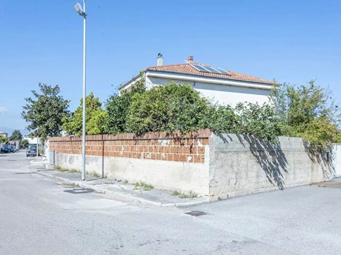 Casa con 9 locali in vendita in Lido Lago, Battipaglia