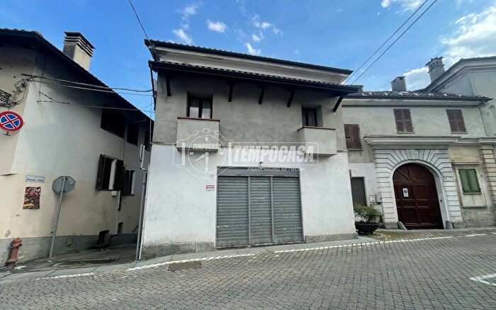 Casa con 8 locali in vendita in Via Bairo Via Principe Tommaso, Bairo