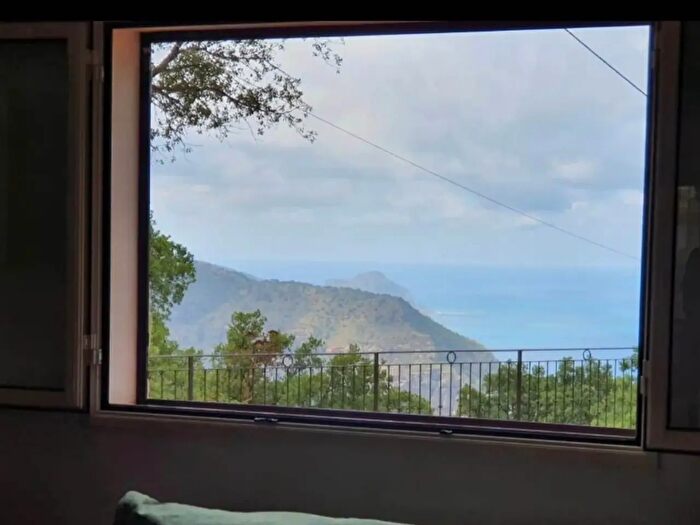 Casa quadrilocale in vendita in Contrada Vacilieri, Pollina