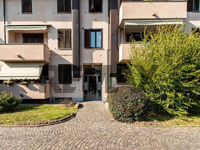 Appartamento trilocale in vendita in Via Terraggio Molgora, Vimercate