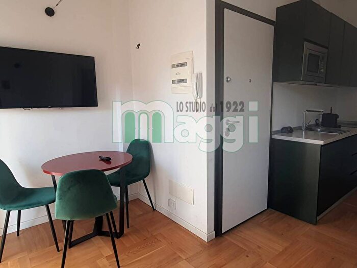 Appartamento bilocale in affitto in Via Savona, Solari, Milano