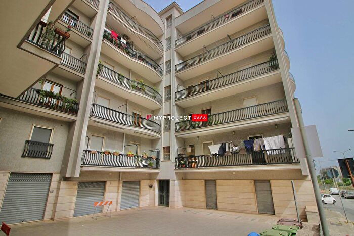 Appartamento trilocale in vendita in Via Alberobello, Martina Franca