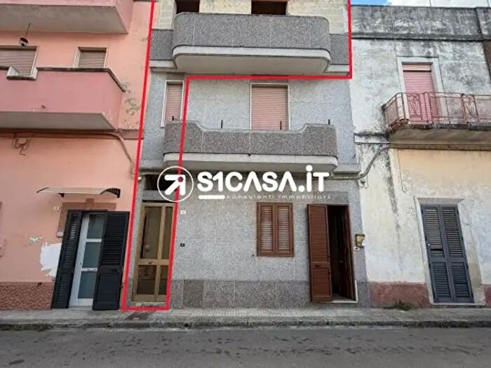 Appartamento con 5 locali in vendita in Via Camperio, Galatone