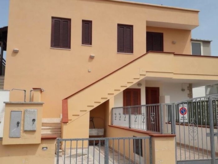 Casa quadrilocale in affitto in Via Giacomo Leopardi, Torre Dellorso, Melendugno