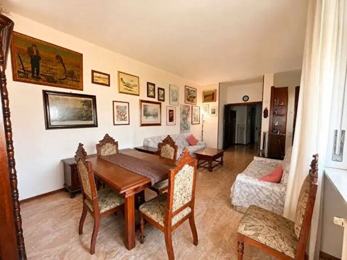 Appartamento con 5 locali in vendita in Via Raimondo Lullo, Vercelli