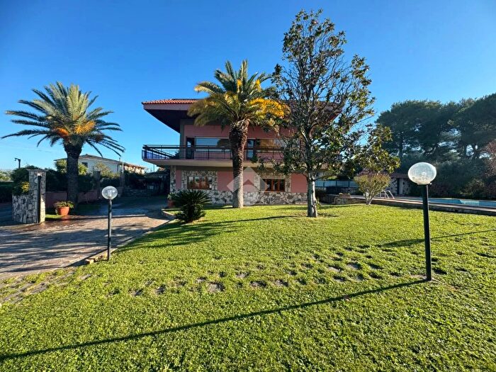 Casa con 6 locali in vendita in Via dei Tigli, San Cesareo