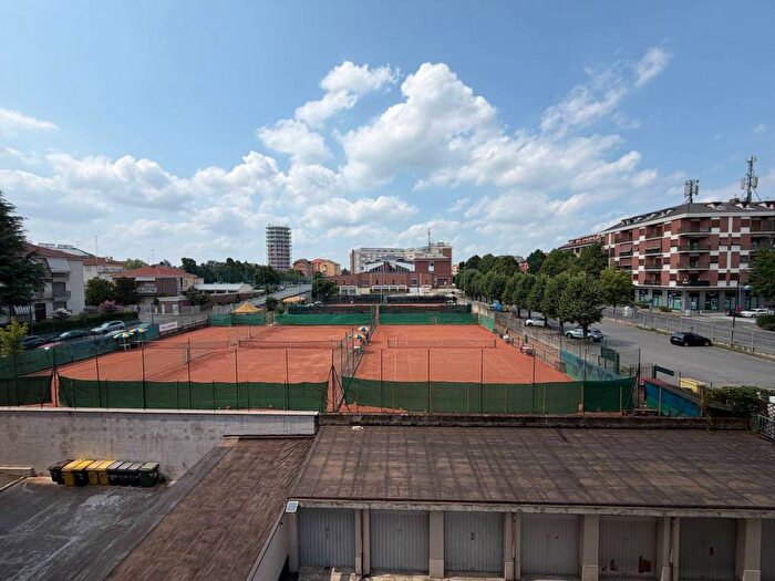 Appartamento quadrilocale in affitto in Via Alessandro Manzoni, Ospedale, Asti