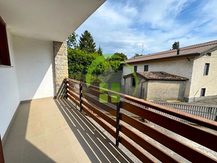 Casa bilocale in vendita in Gazzaniga