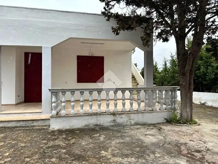 Casa quadrilocale in vendita in Vial dei Trulli, Maruggio