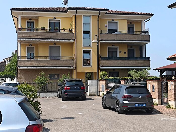 Appartamento quadrilocale in vendita in Via Tondelli, San Prospero