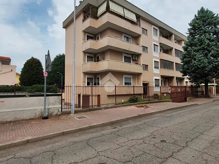 Appartamento trilocale in affitto in Via Mosè, Opera