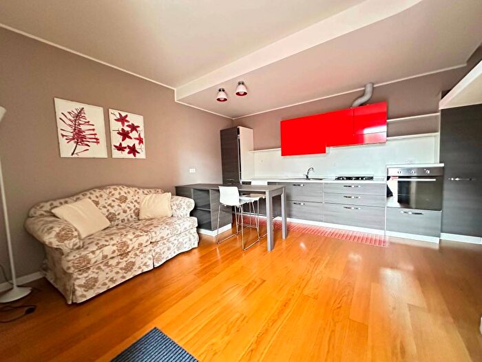 Appartamento bilocale in affitto in Via Maggio, Desio