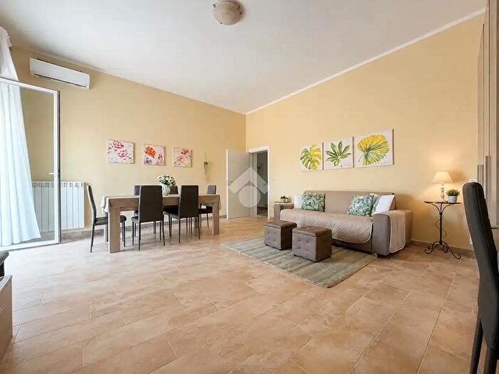 Appartamento quadrilocale in vendita in Via Fiume, Lecce