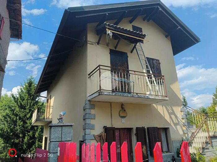 Casa quadrilocale in vendita in Borgata Formiero, Cuorgne