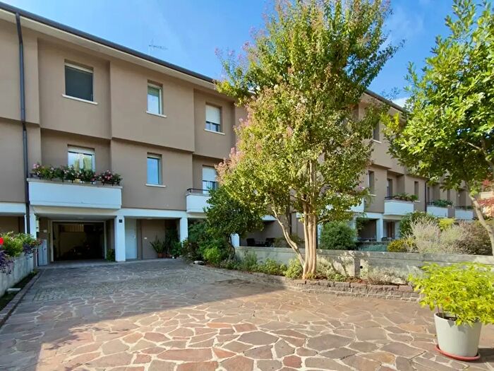 Casa quadrilocale in vendita in Via Vincenzo Foppa, Bagnolo Mella
