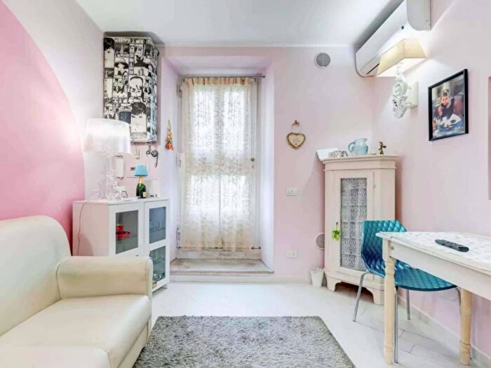 Appartamento bilocale in affitto in Via Taranto, Villa Fiorelli, Roma