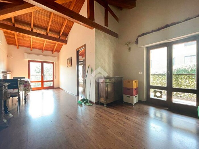 Appartamento bilocale in affitto in Via Zotte S Salvatore, San Salvatore, Cuasso al Monte