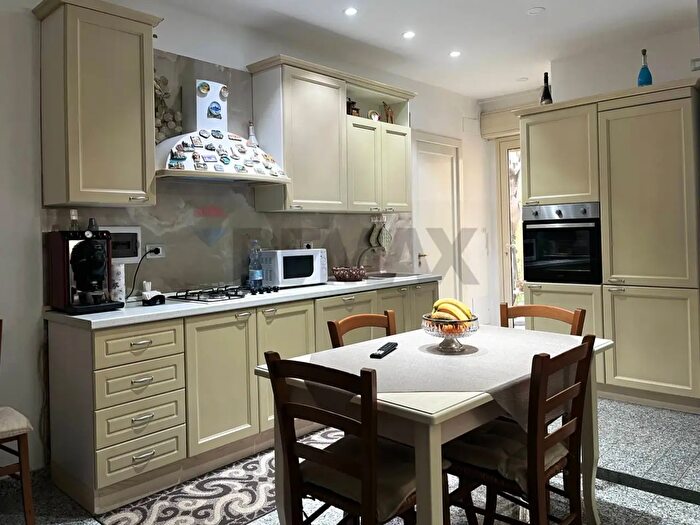 Casa con 5 locali in vendita in Via Archimede, Carlentini